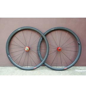 Paire de roues carbone CELENO 38