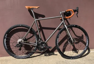 Gravel Titane Grade9 type "G" cadre sur mesure