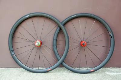 Paire de roues carbone CELENO 38
